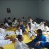 Nas abdominais.